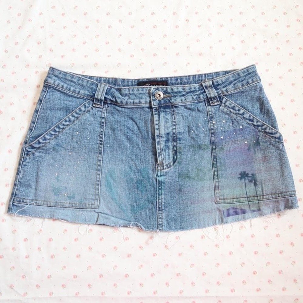 vintage denim mini skirt palm tree graphic raw hem size 11/32
